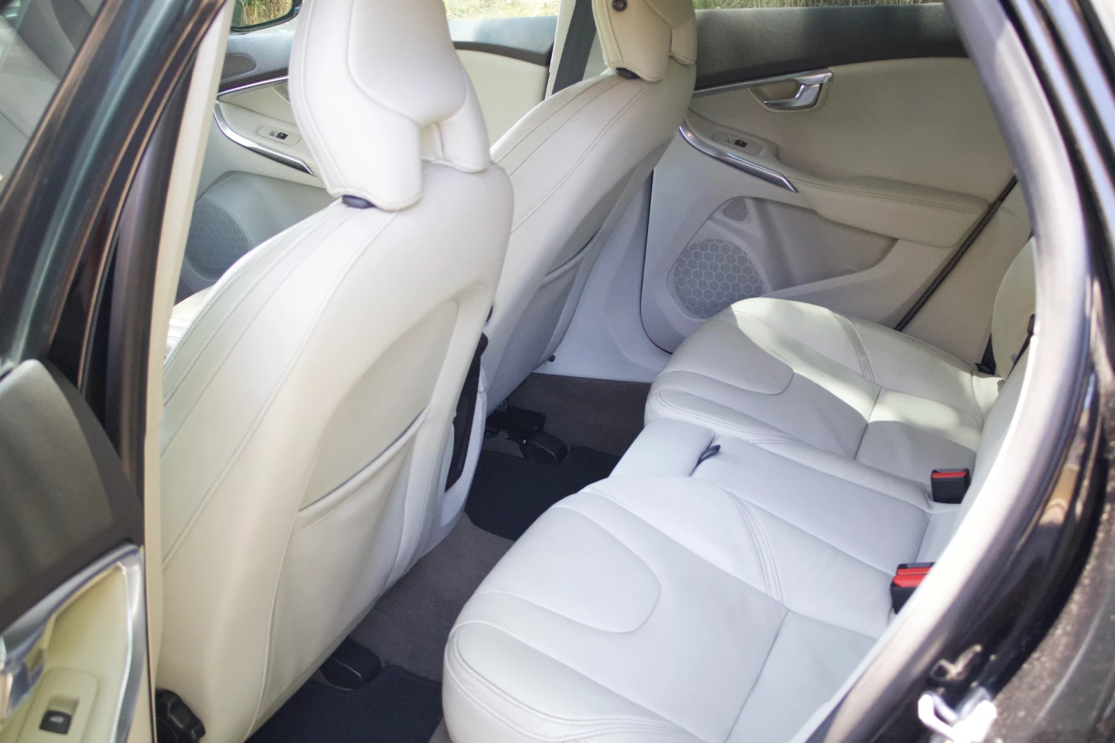 Volvo V40 Cross Country, снимка 12 - Автомобили и джипове - 55445204