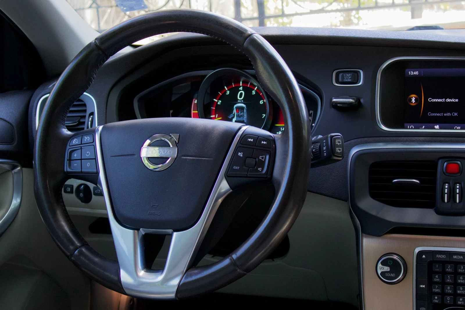 Volvo V40 Cross Country, снимка 7 - Автомобили и джипове - 55445204