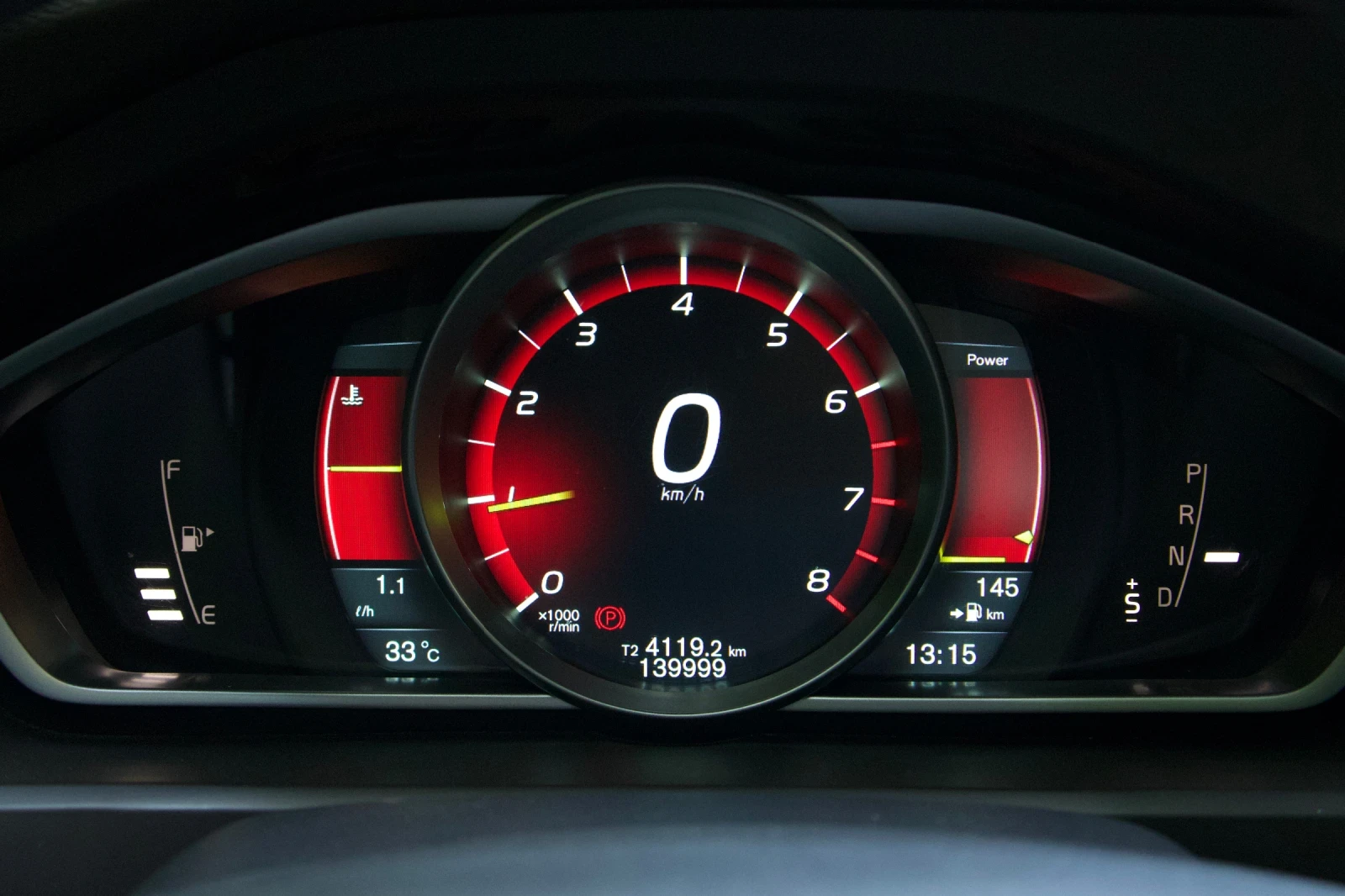 Volvo V40 Cross Country, снимка 14 - Автомобили и джипове - 55445204