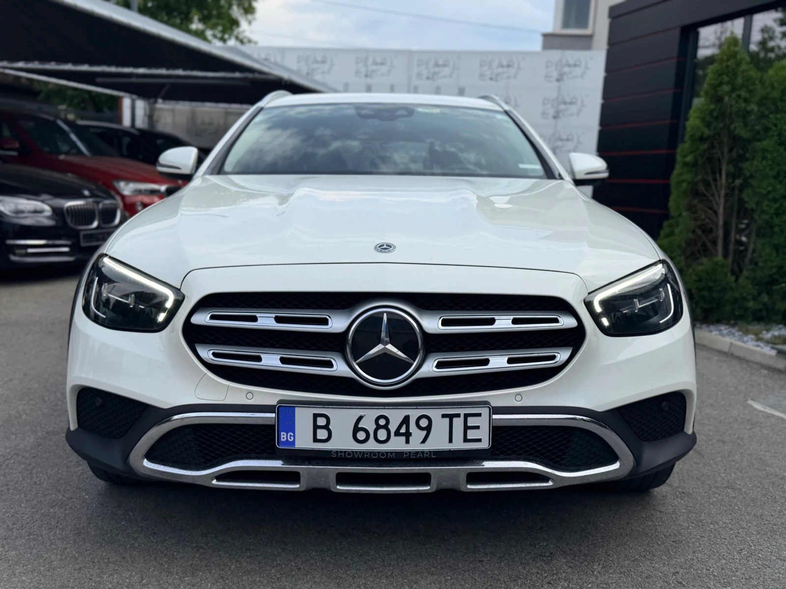 Mercedes-Benz E 220 d T 4Matic All-Terrain Distronic Keyless Multibeam, снимка 2 - Автомобили и джипове - 56165430