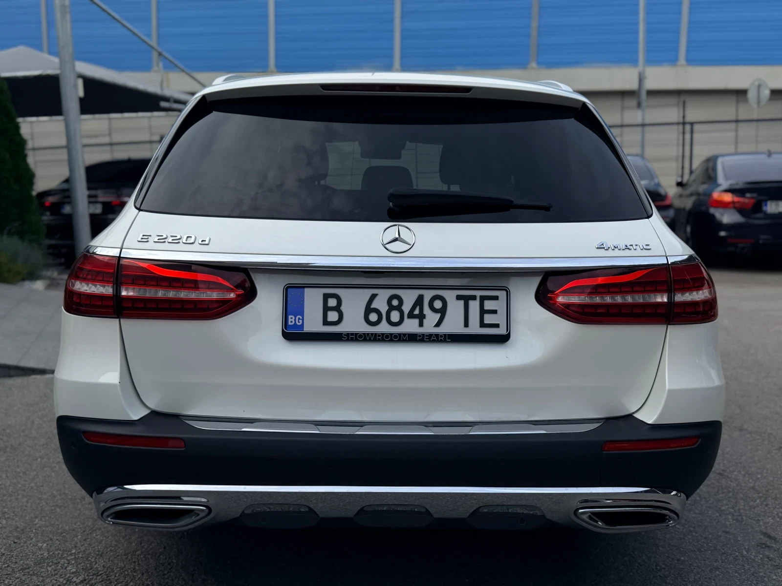 Mercedes-Benz E 220 d T 4Matic All-Terrain Distronic Keyless Multibeam, снимка 5 - Автомобили и джипове - 56165430