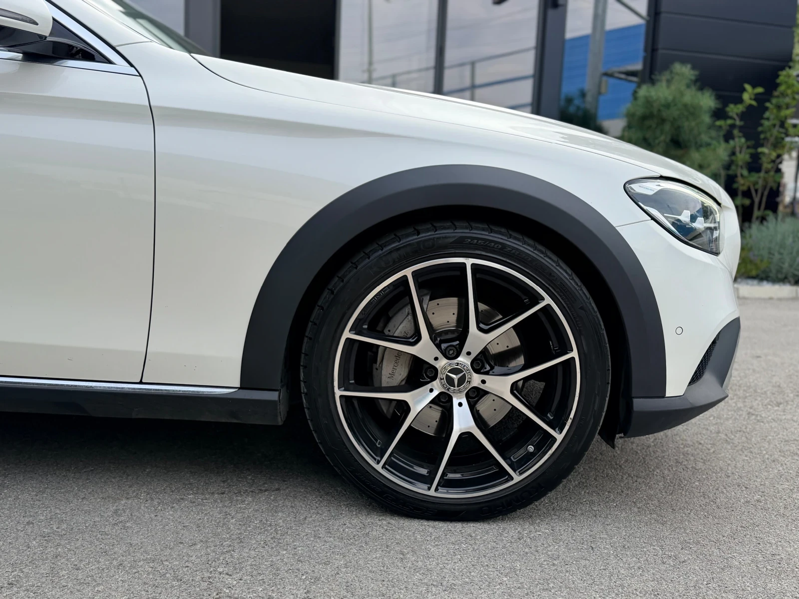 Mercedes-Benz E 220 d T 4Matic All-Terrain Distronic Keyless Multibeam, снимка 4 - Автомобили и джипове - 56165430