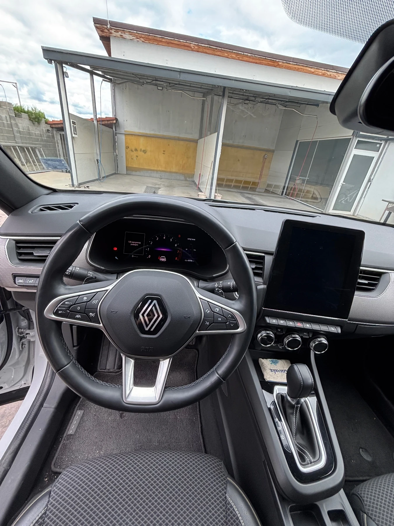 Renault Arkana mild hybrid EDC, снимка 13 - Автомобили и джипове - 56226847