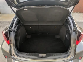 Toyota C-HR 1.2i /4x4/FACELIFT/Гаранция/, снимка 11