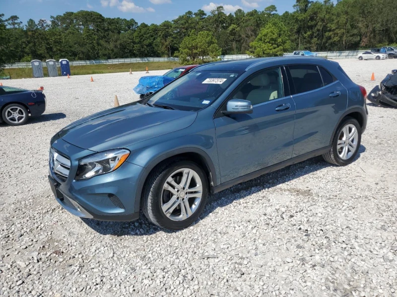 Mercedes-Benz GLA 250 Пано* Подгрев* Сервизна история* Реални Км, снимка 1 - Автомобили и джипове - 48296621