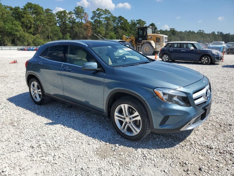 Mercedes-Benz GLA 250 Пано* Подгрев* Сервизна история* Реални Км, снимка 3 - Автомобили и джипове - 48296621