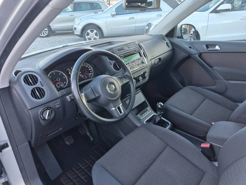 VW Tiguan 2.0TDI, снимка 7 - Автомобили и джипове - 48601775