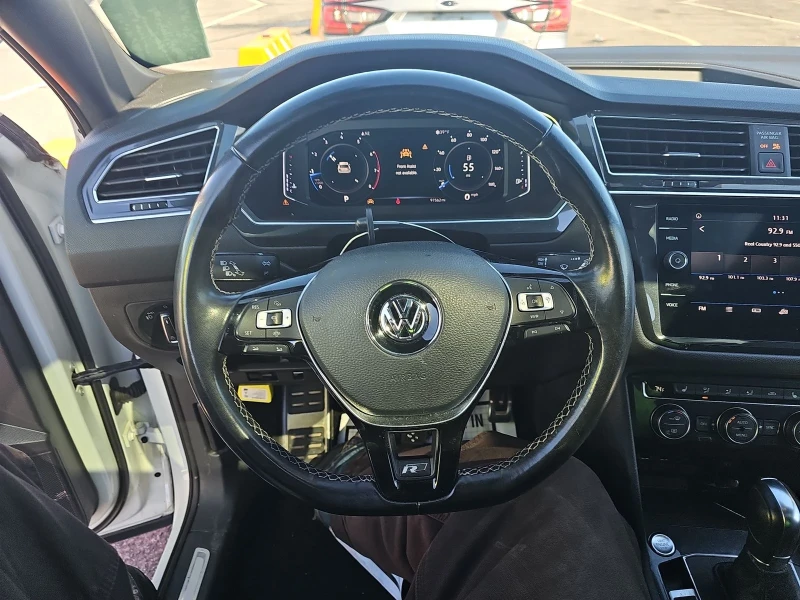 VW Tiguan, снимка 8 - Автомобили и джипове - 49289775