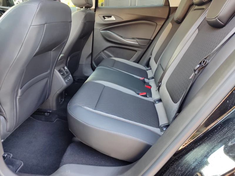 Opel Grandland X 2020 Edition 1.5 Diesel (130hp) AT8, снимка 12 - Автомобили и джипове - 51272135
