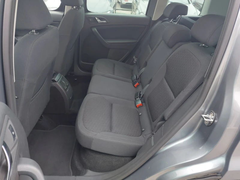 Skoda Yeti 2.0 TDI* 4x4* АВТОМАТИК* ПАНОРАМА* NAVI, снимка 13 - Автомобили и джипове - 52307804