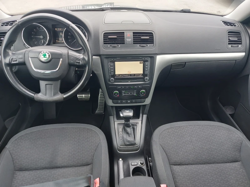 Skoda Yeti 2.0 TDI* 4x4* АВТОМАТИК* ПАНОРАМА* NAVI, снимка 8 - Автомобили и джипове - 52307804