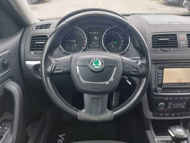 Skoda Yeti 2.0 TDI* 4x4* АВТОМАТИК* ПАНОРАМА* NAVI, снимка 10 - Автомобили и джипове - 52307804