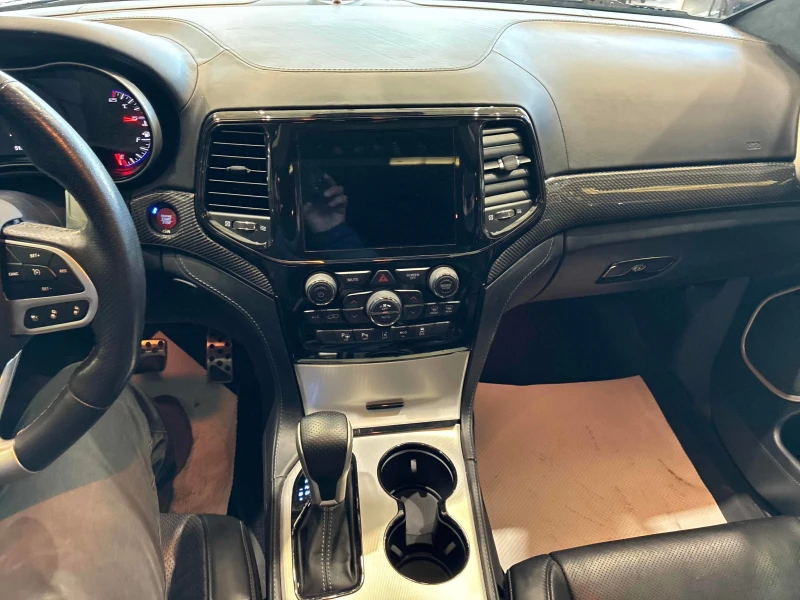 Jeep Grand cherokee Trackhawk* * 4X4* * CARFAX * * АВТО КРЕДИТ * * , снимка 8 - Автомобили и джипове - 53445796