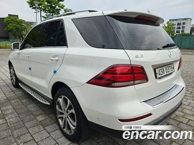 Mercedes-Benz GLE 250, снимка 7 - Автомобили и джипове - 56077622