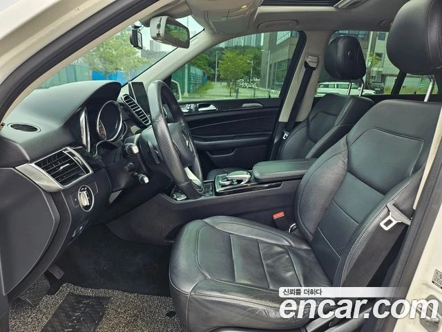 Mercedes-Benz GLE 250, снимка 10 - Автомобили и джипове - 56077622
