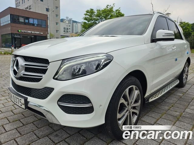 Mercedes-Benz GLE 250, снимка 2 - Автомобили и джипове - 56077622