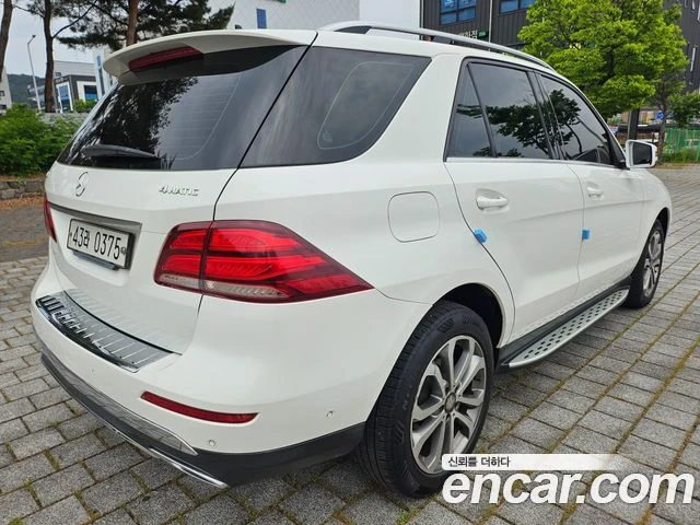 Mercedes-Benz GLE 250, снимка 5 - Автомобили и джипове - 56077622