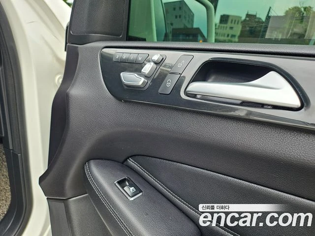 Mercedes-Benz GLE 250, снимка 13 - Автомобили и джипове - 56077622