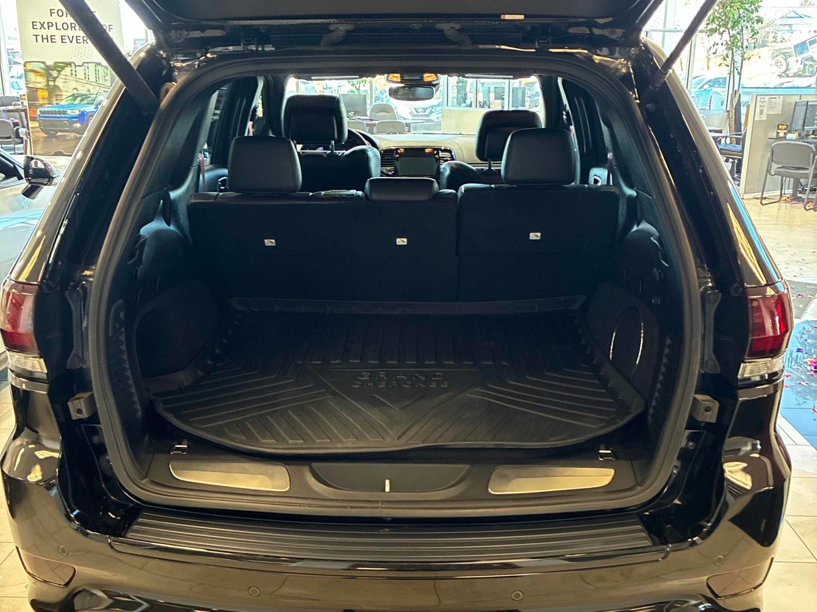 Jeep Grand cherokee Trackhawk* * 4X4* * CARFAX * * АВТО КРЕДИТ * *  - изображение 5