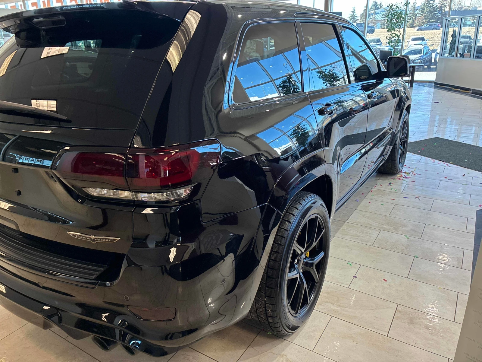 Jeep Grand cherokee Trackhawk* * 4X4* * CARFAX * * АВТО КРЕДИТ * *  - изображение 4