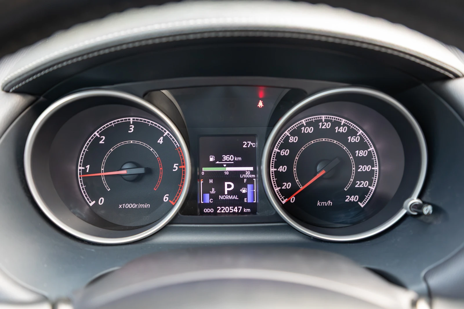 Mitsubishi Outlander 2.2 DI-D, снимка 7 - Автомобили и джипове - 54979577