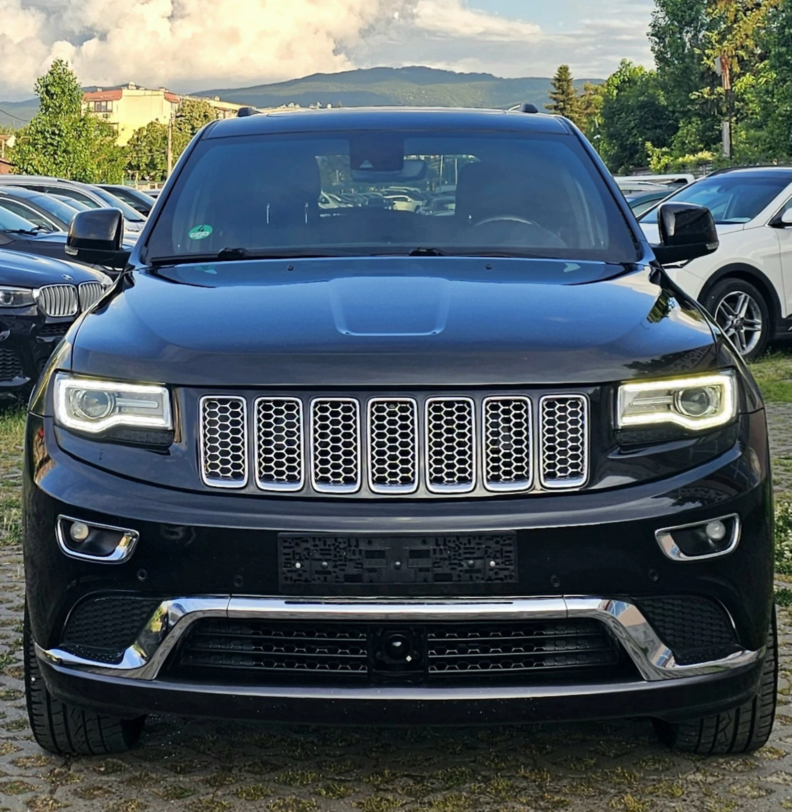 Jeep Grand cherokee 3.0 CRDI Summit 4x4 250 к.с. Камера Keyless, снимка 2 - Автомобили и джипове - 55051658