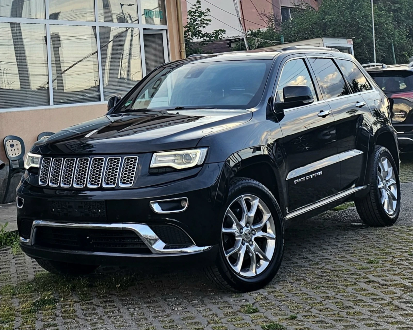 Jeep Grand cherokee 3.0 CRDI Summit 4x4 250 к.с. Камера Keyless