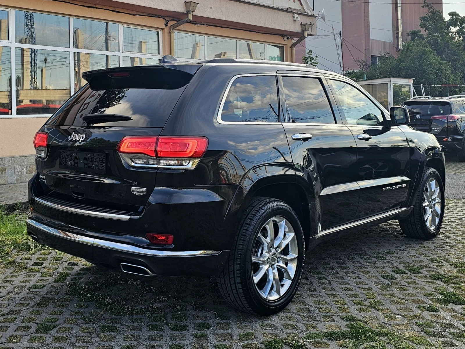 Jeep Grand cherokee 3.0 CRDI Summit 4x4 250 к.с. Камера Keyless, снимка 6 - Автомобили и джипове - 55051658