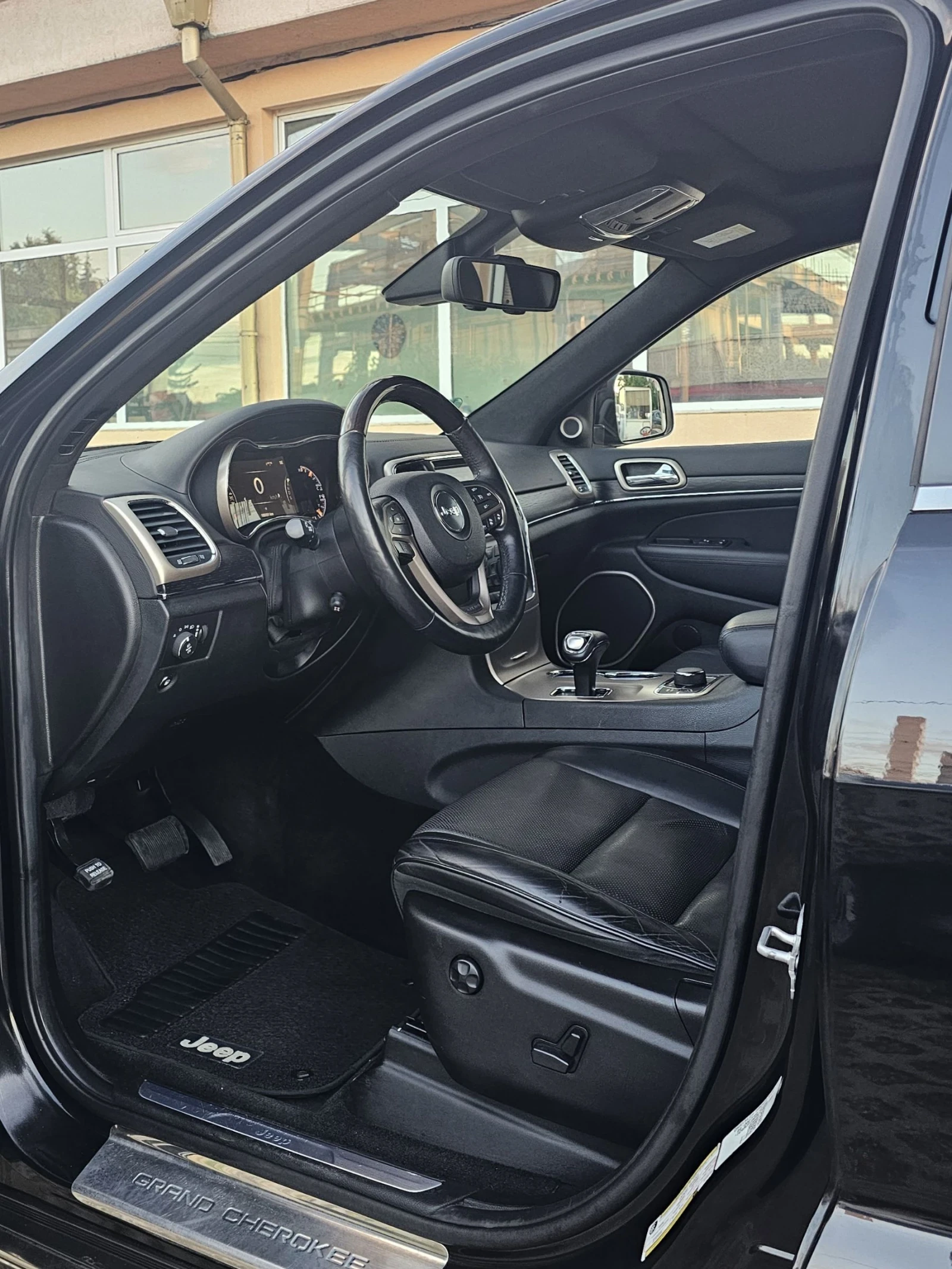Jeep Grand cherokee 3.0 CRDI Summit 4x4 250 к.с. Камера Keyless, снимка 7 - Автомобили и джипове - 55051658