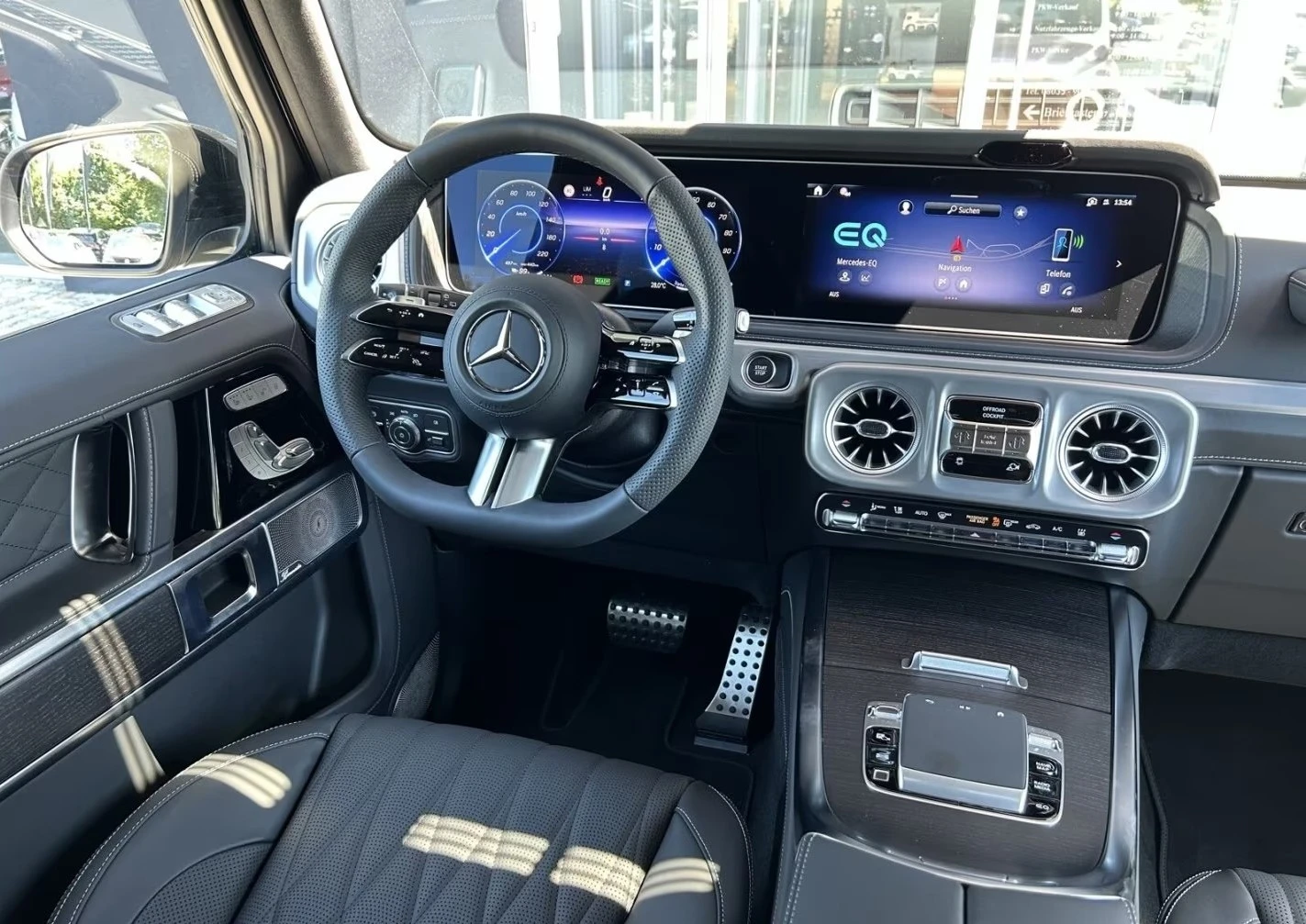 Mercedes-Benz G 580 EQ 4-MATIC AMG MANUFAKTUR NIGHT-PAKET, снимка 7 - Автомобили и джипове - 55434877