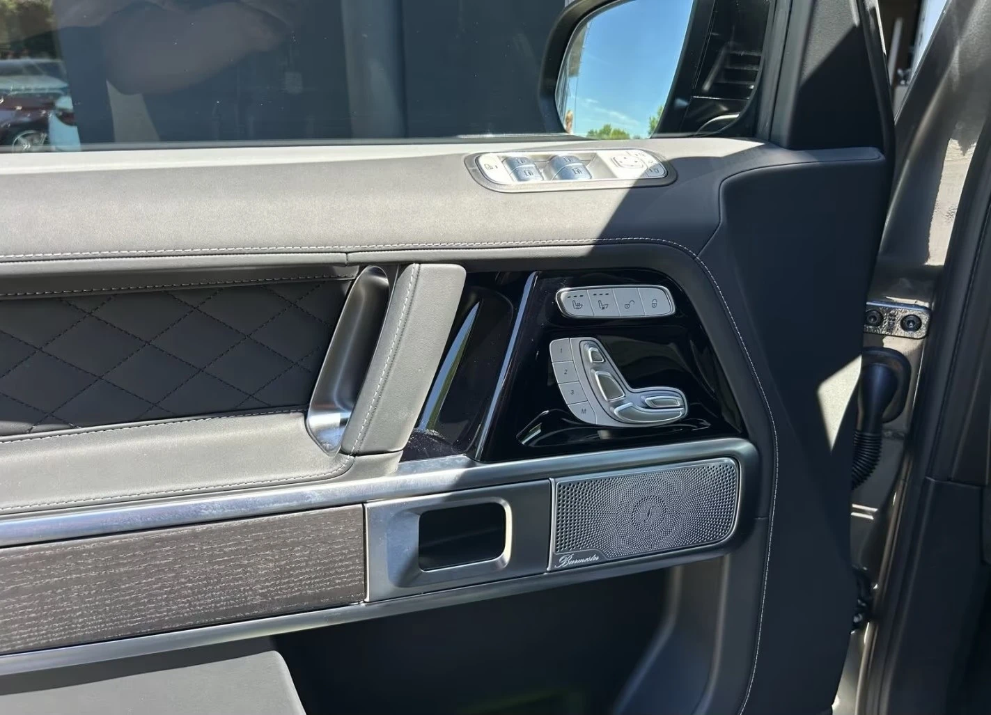 Mercedes-Benz G 580 EQ 4-MATIC AMG MANUFAKTUR NIGHT-PAKET, снимка 15 - Автомобили и джипове - 55434877