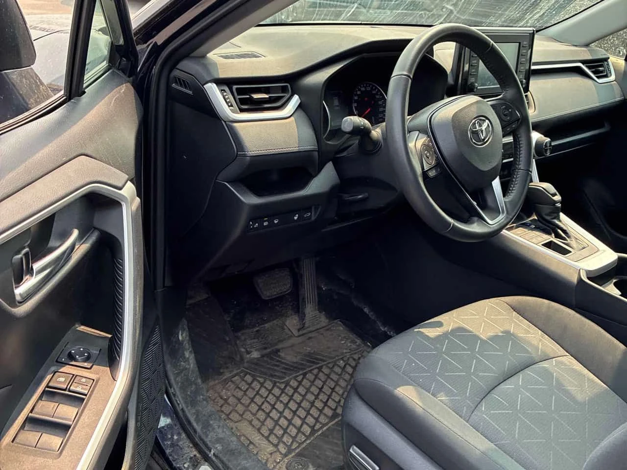 Toyota Rav4  XLE / CARFAX / АВТОКРЕДИТ , снимка 5 - Автомобили и джипове - 55650148