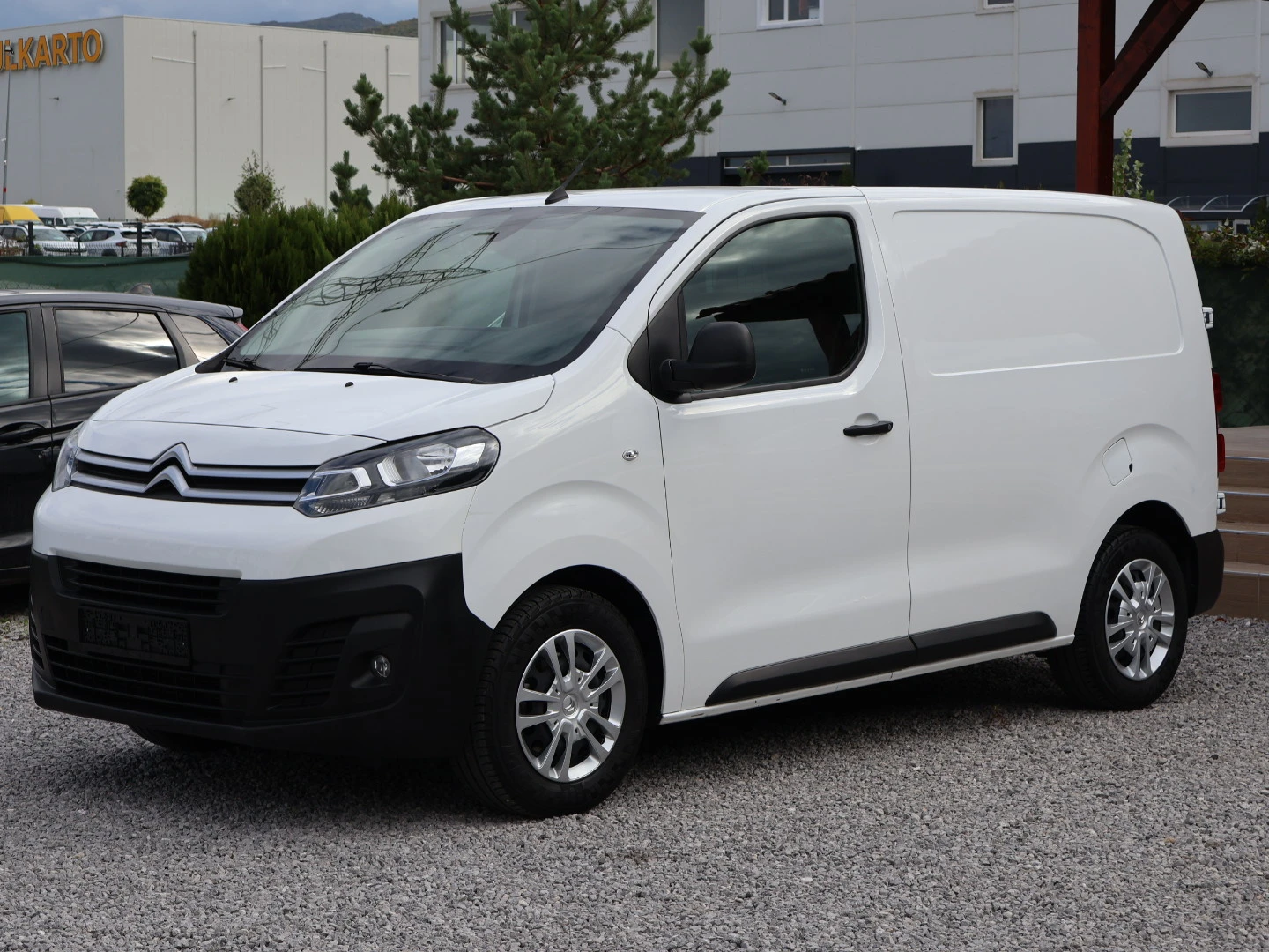 Citroen Jumpy 2.0d/180 kc/8 ck/ОБСЛУЖЕН/3места/ANDROID+ CAR PLAY - изображение 3