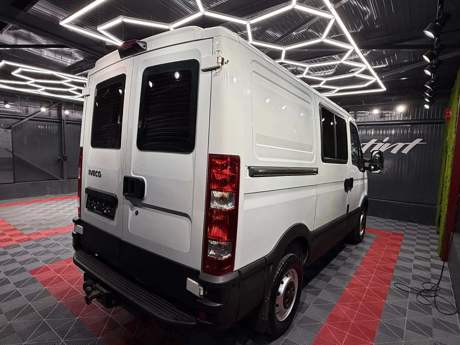 Iveco 35s17 3.0d КЛИМА, снимка 3 - Бусове и автобуси - 56010553