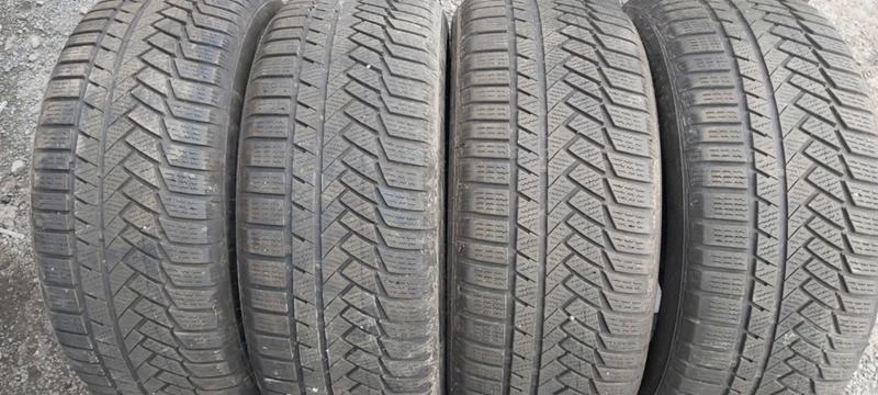 Гуми Зимни 235/55R17, снимка 1 - Гуми и джанти - 31257201