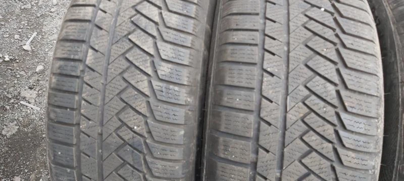 Гуми Зимни 235/55R17, снимка 2 - Гуми и джанти - 31257201