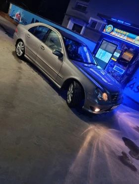     Mercedes-Benz C 220