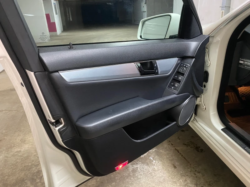 Mercedes-Benz C 180 C 180 kompressor, снимка 9 - Автомобили и джипове - 52001009