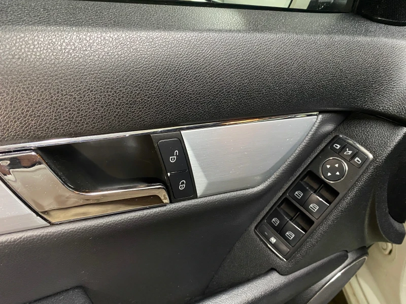 Mercedes-Benz C 180 C 180 kompressor, снимка 8 - Автомобили и джипове - 52001009