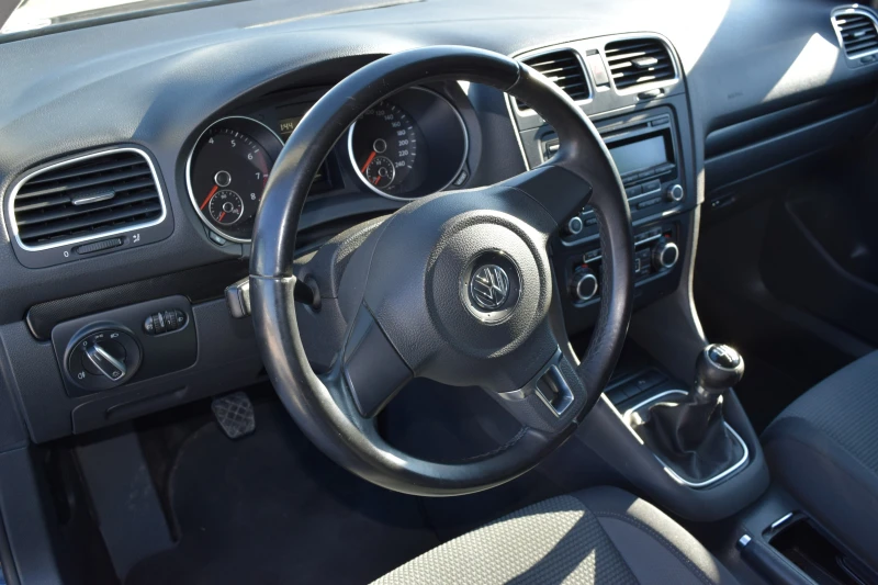 VW Golf 1.4 TSI* 122kc* Euro5* 6Скорости, снимка 10 - Автомобили и джипове - 52810196
