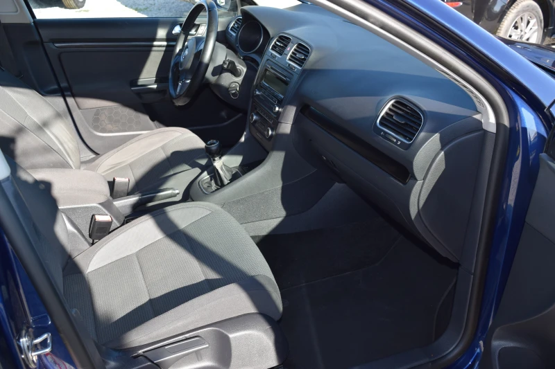 VW Golf 1.4 TSI* 122kc* Euro5* 6Скорости, снимка 11 - Автомобили и джипове - 52810196