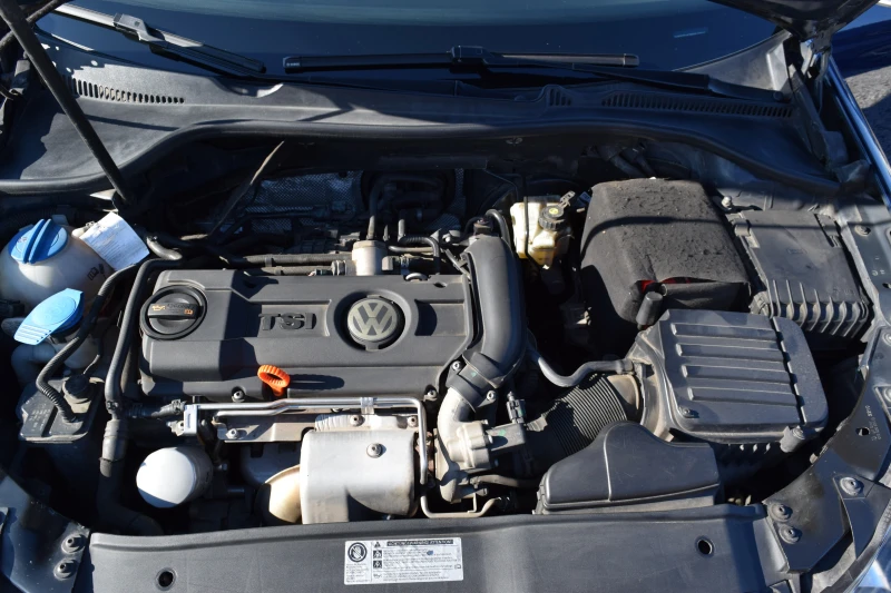 VW Golf 1.4 TSI* 122kc* Euro5* 6Скорости, снимка 16 - Автомобили и джипове - 52810196