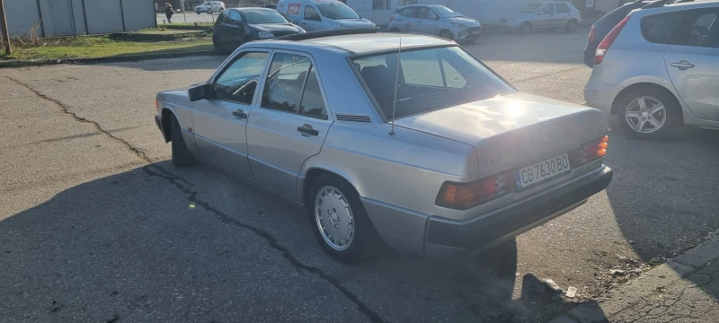 Mercedes-Benz 190 2.0, снимка 6 - Автомобили и джипове - 53031384
