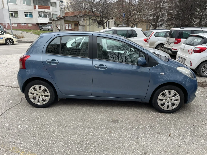 Toyota Yaris 1.3, снимка 2 - Автомобили и джипове - 53305096