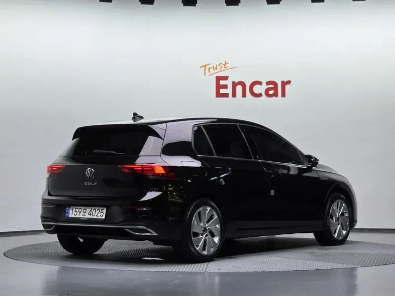VW Golf 20 TDI PREMIUM, снимка 2 - Автомобили и джипове - 55562116