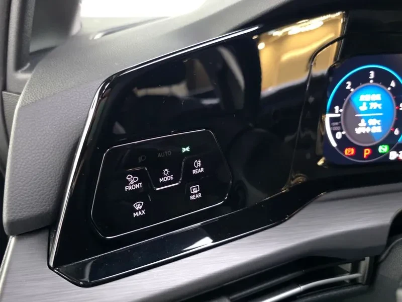 VW Golf 20 TDI PREMIUM, снимка 17 - Автомобили и джипове - 55562116