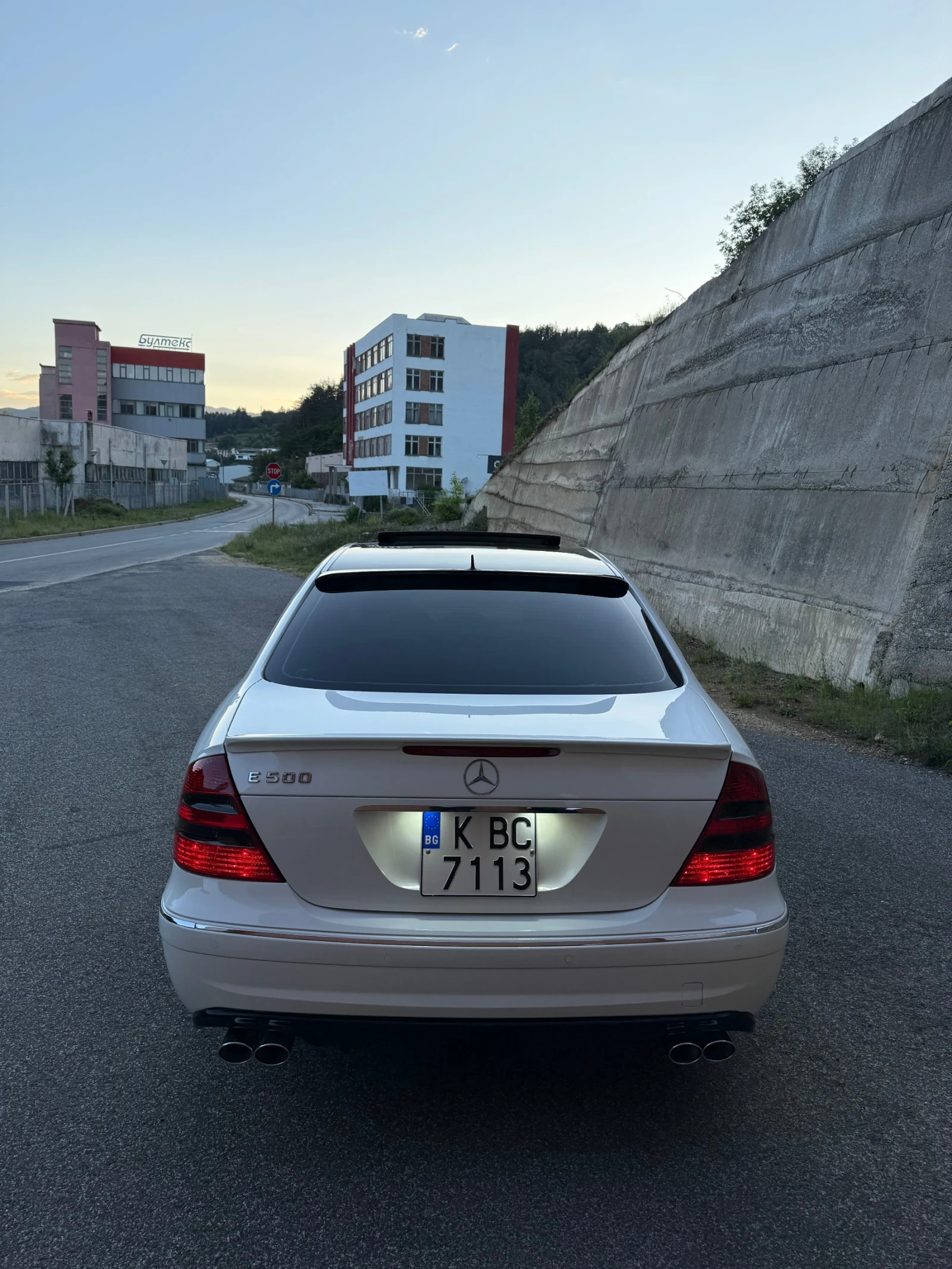 Mercedes-Benz E 320  - изображение 6