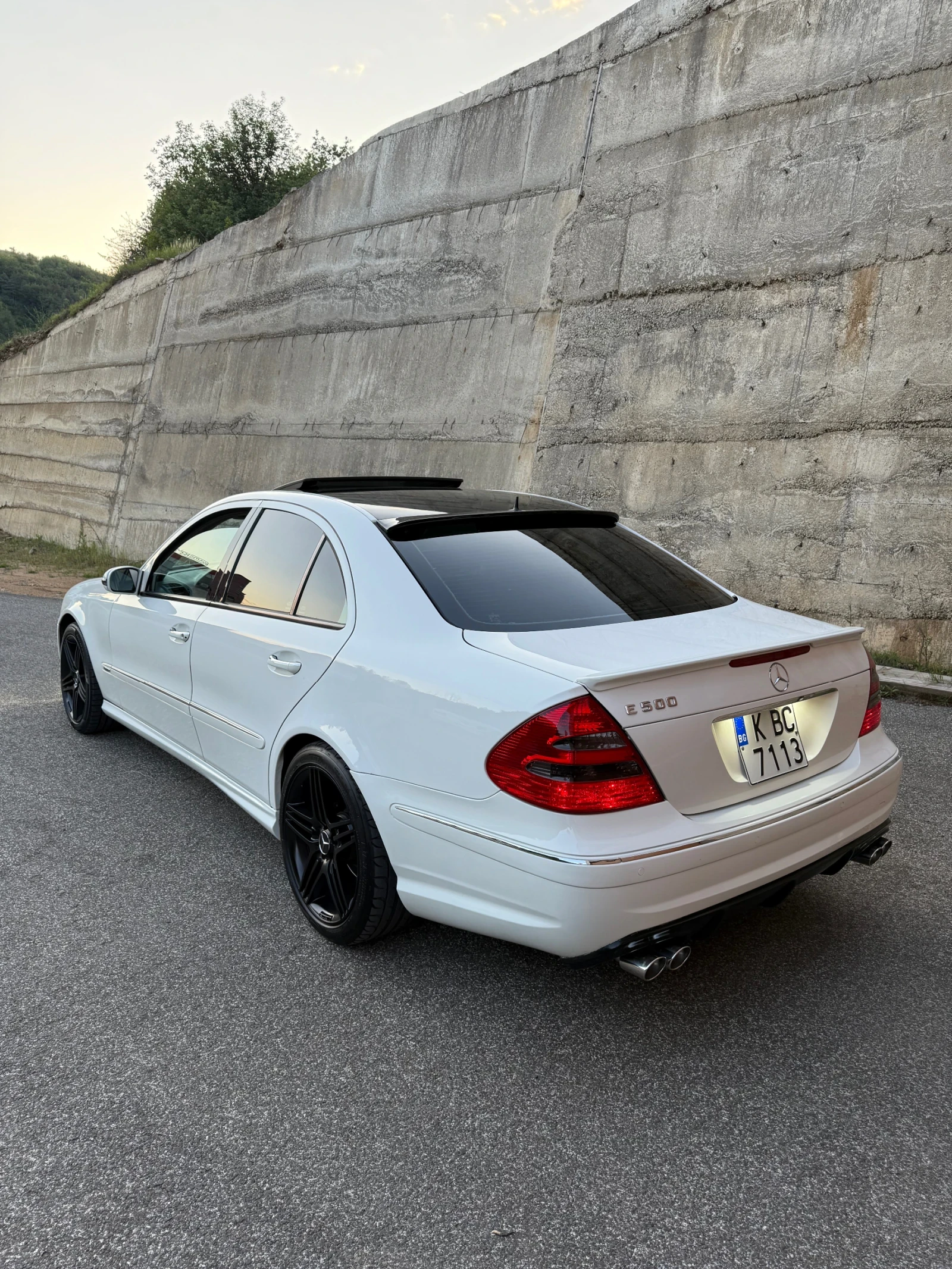 Mercedes-Benz E 320  - изображение 4