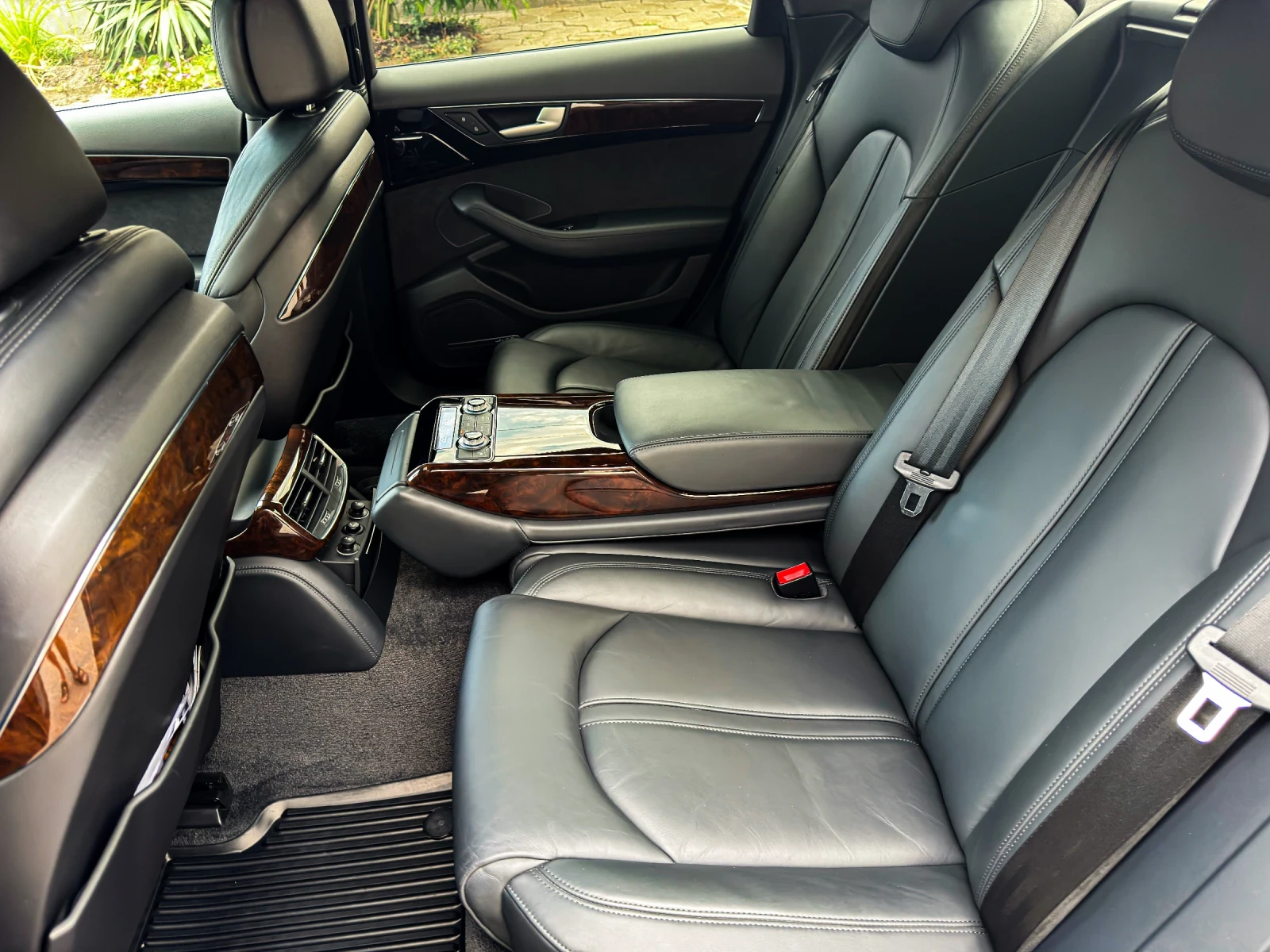 Audi A8 | Mobile.bg   11