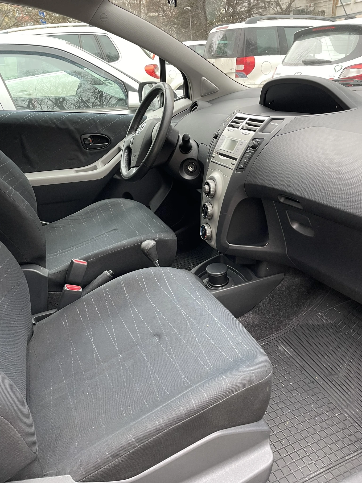 Toyota Yaris 1.3 | Mobile.bg � ����������� 4